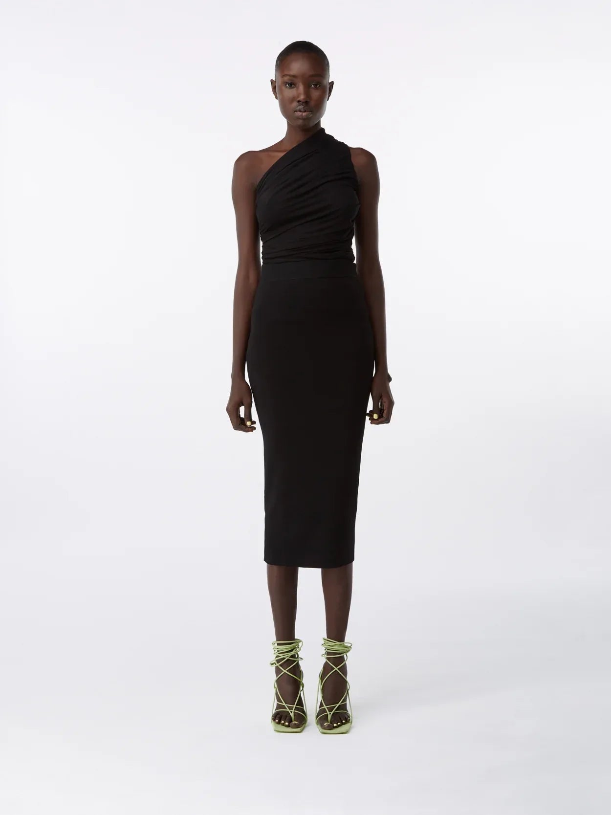 4-23-1-16_OVIDA_BLACK_F - Gauge81